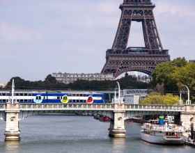 Vue tour Eiffel et ligne C